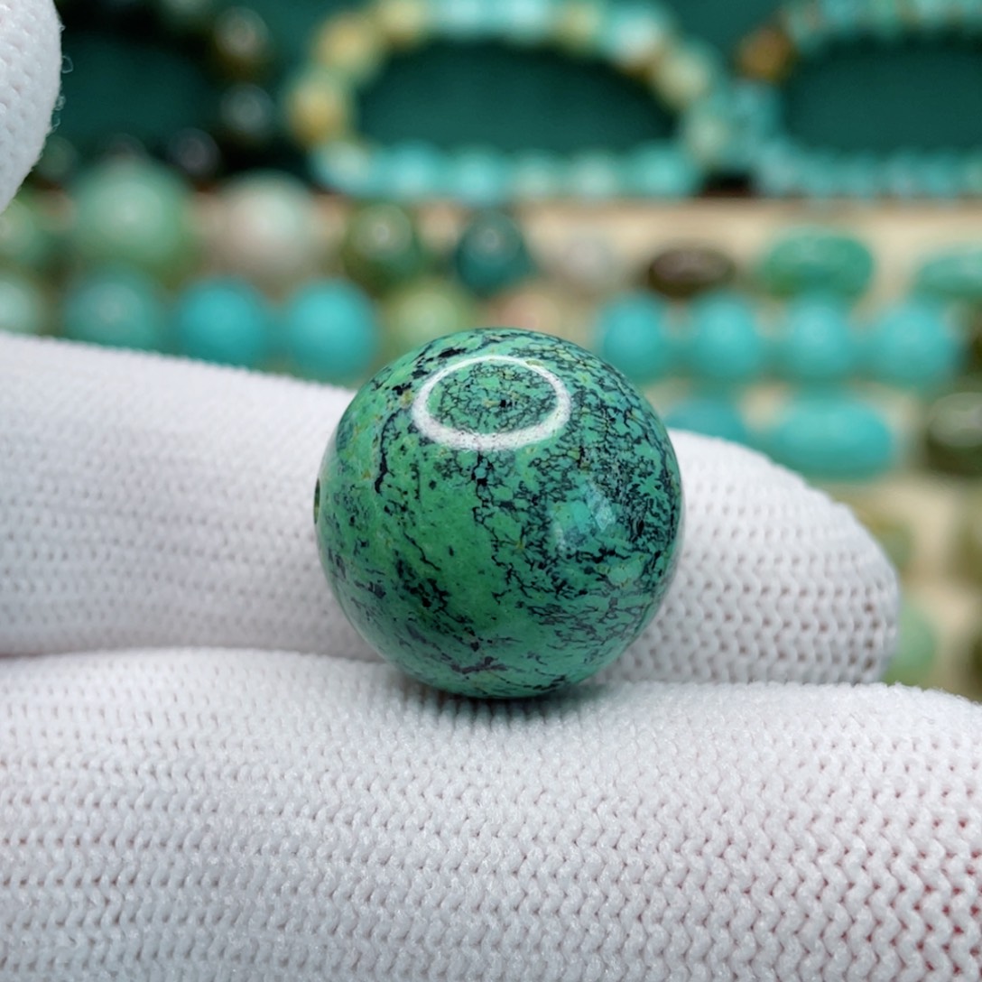 绿松石未镶嵌颈饰