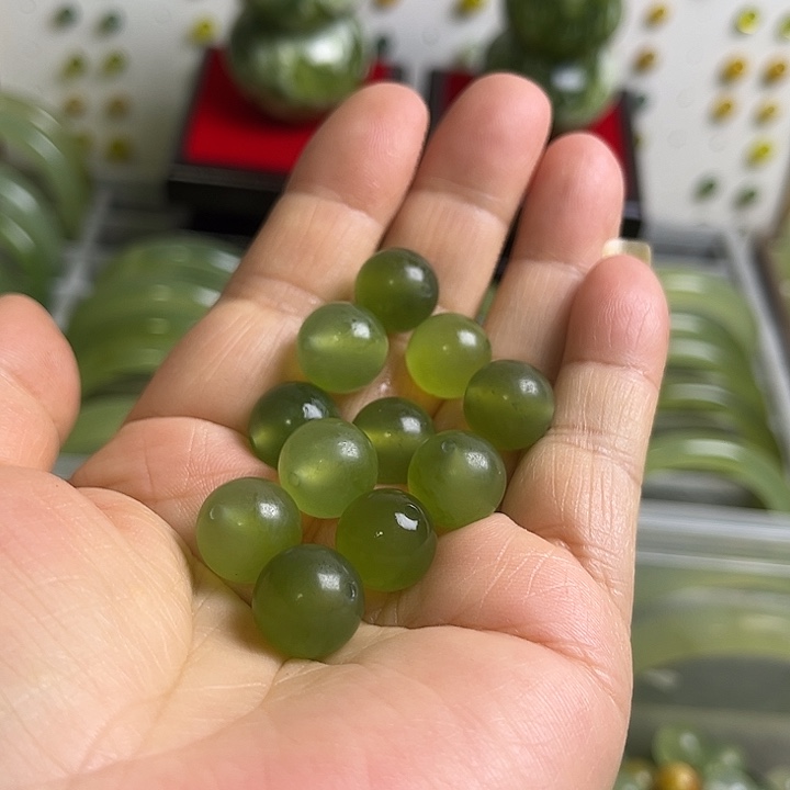 合金蛇纹石玉颈饰