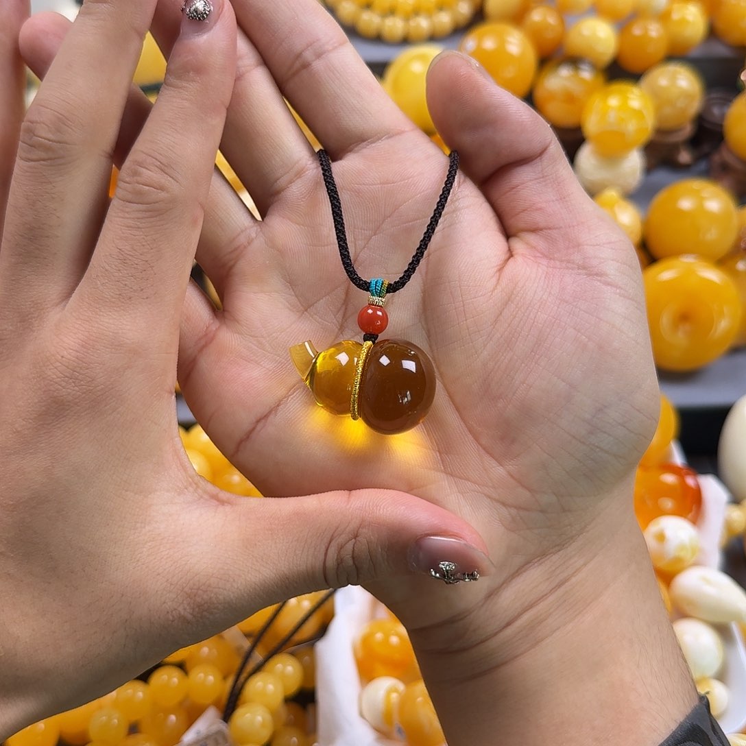 琥珀珠宝奇石未镶嵌