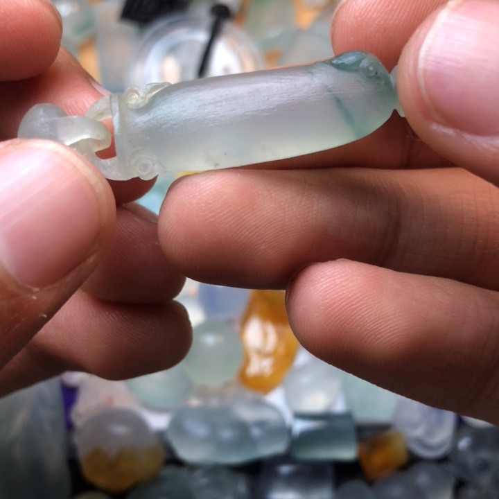 定制翡翠未镶嵌挂件