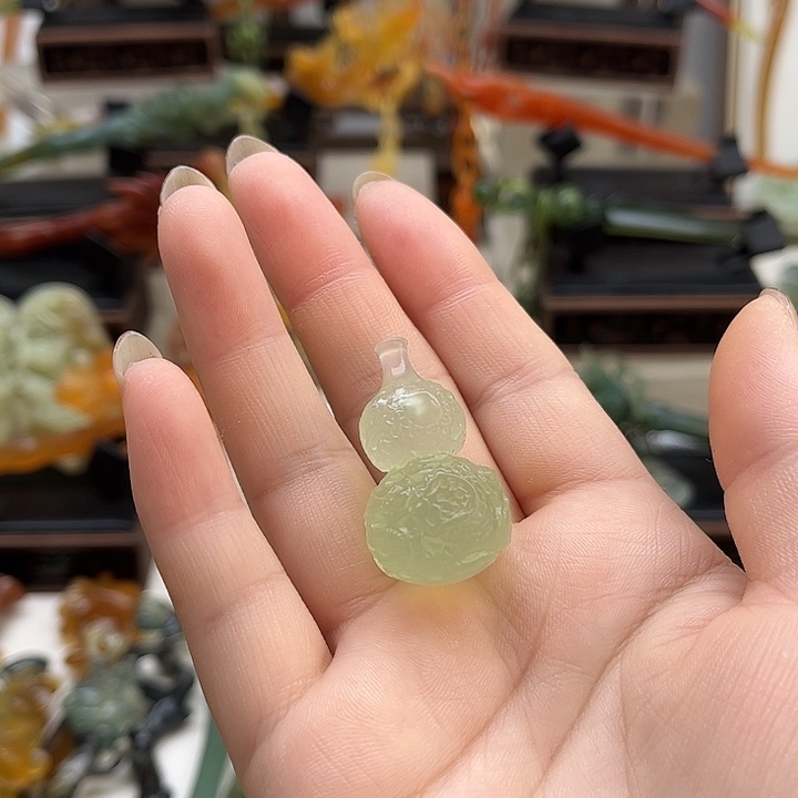 蛇纹石玉岫玉挂坠未镶嵌