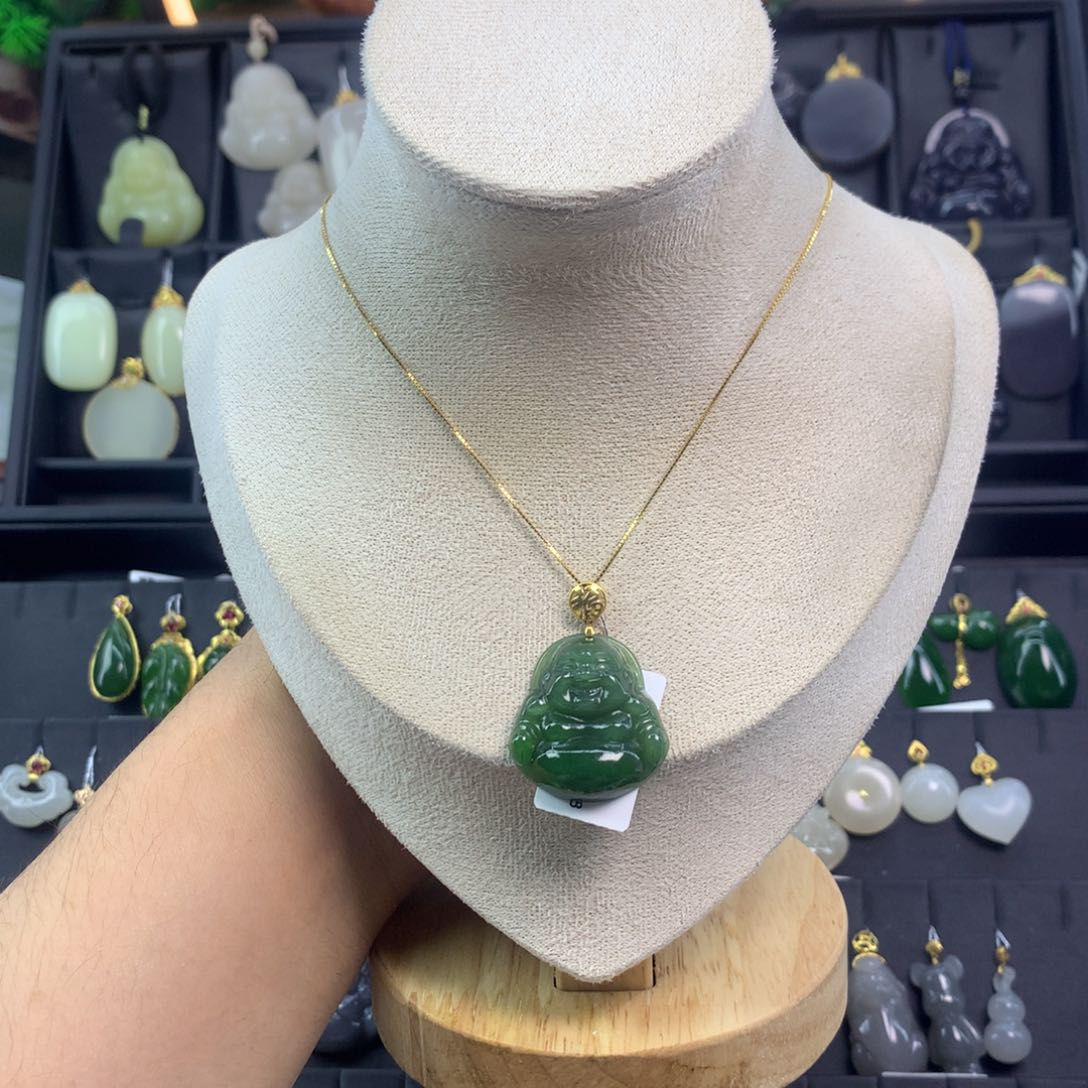 和田玉吊坠18K金镶嵌