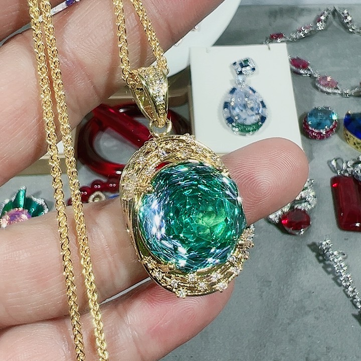 红宝石颈饰未镶嵌