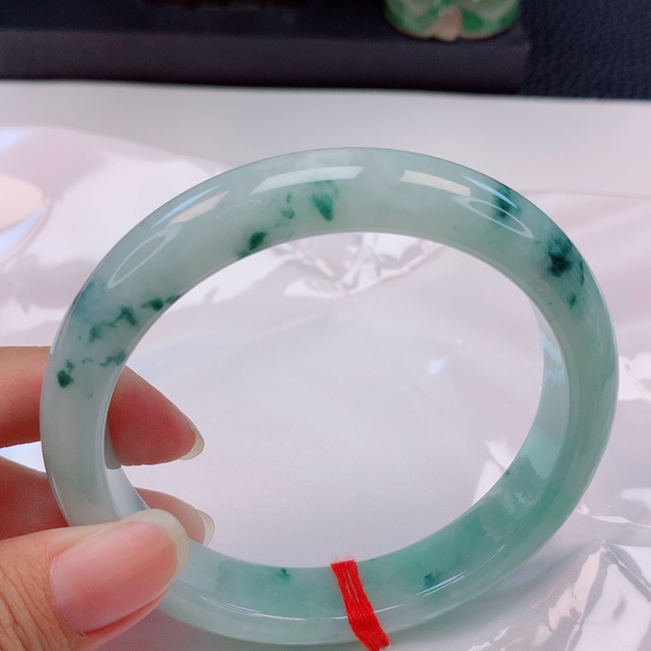 翡翠未镶嵌手镯63圈
