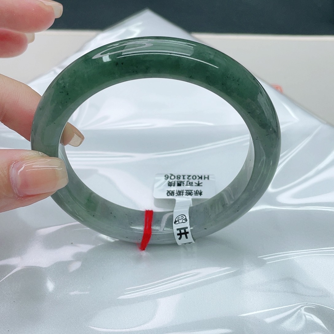 翡翠手镯未镶嵌正62.5