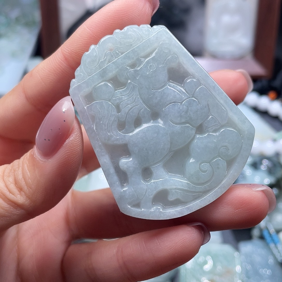 翡翠未镶嵌颈饰翡翠