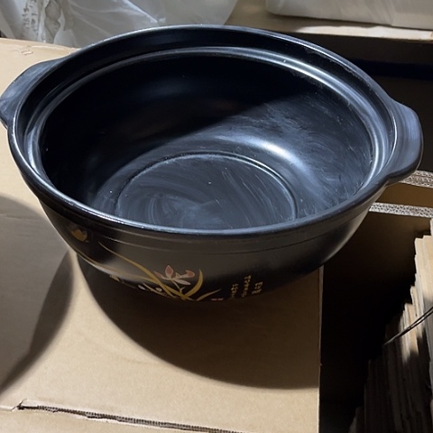 微瑕，明火，口径32高12变形无盖6L拖釉针孔