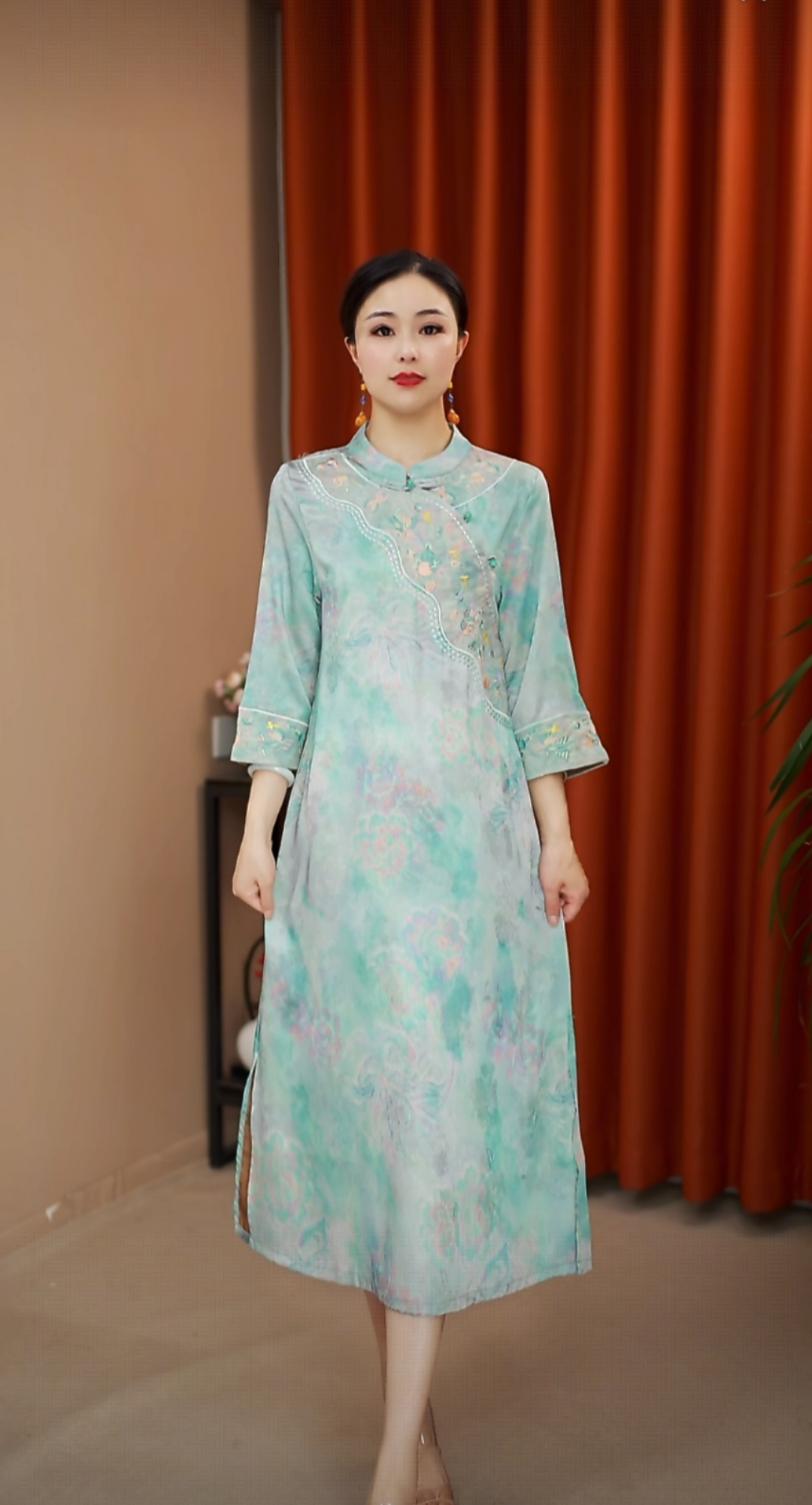 湛蓝YJ3096妈妈装新中式盘扣刺绣连衣裙