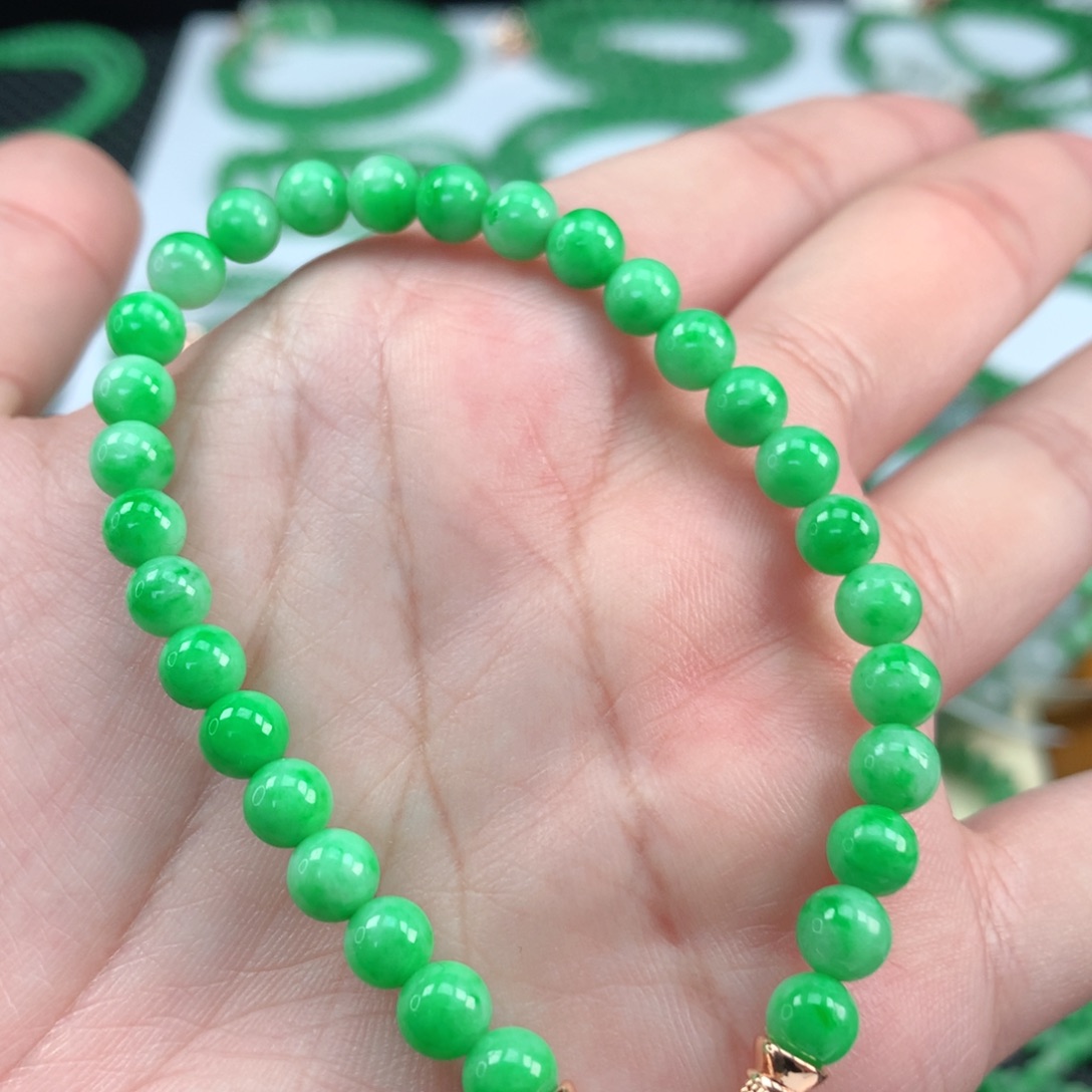 翡翠手链未镶嵌翡翠