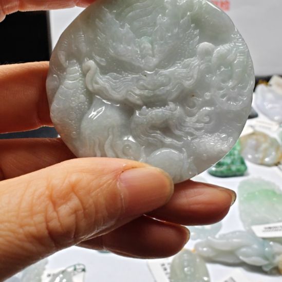 翡翠未镶嵌颈饰翡翠15