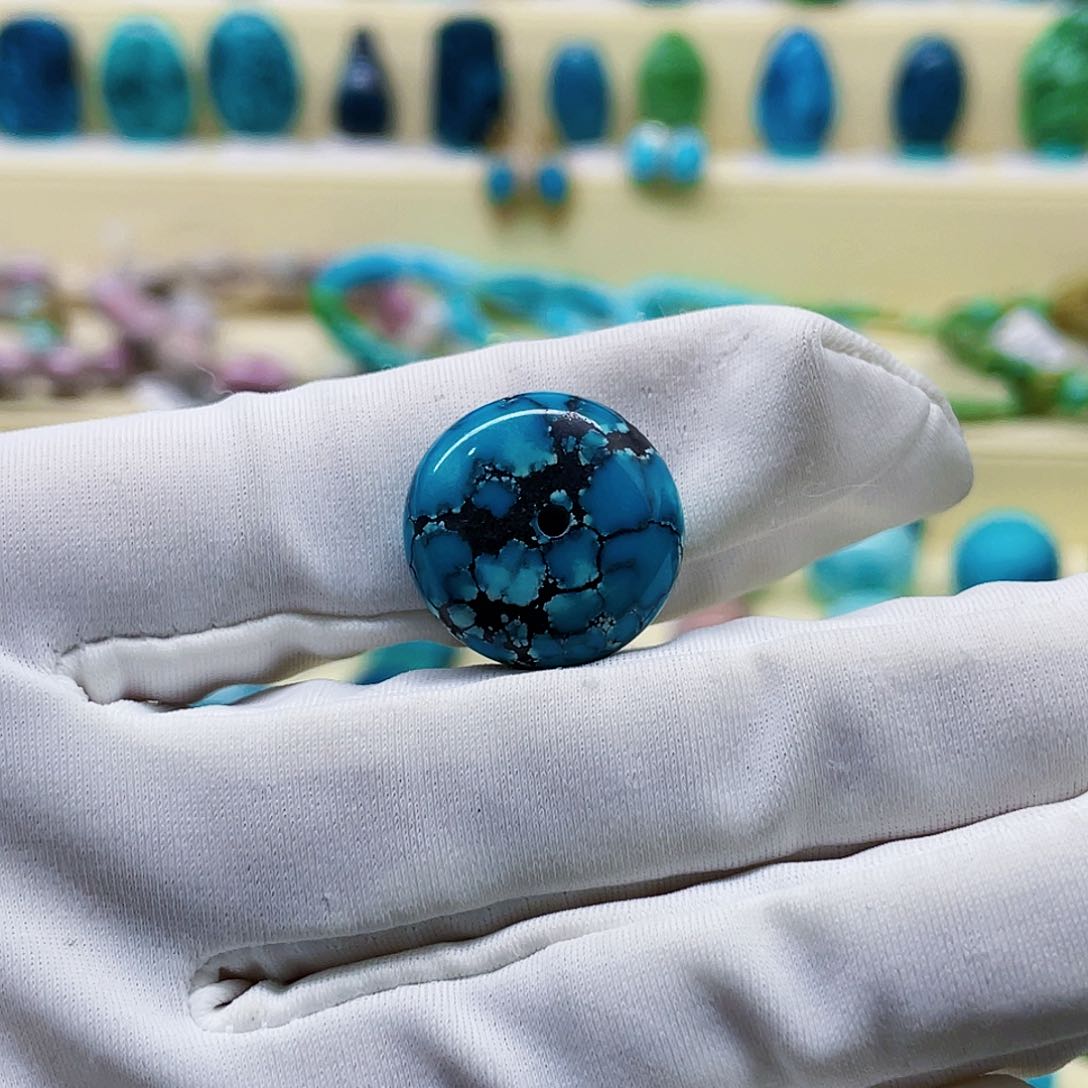 绿松石颈饰未镶嵌