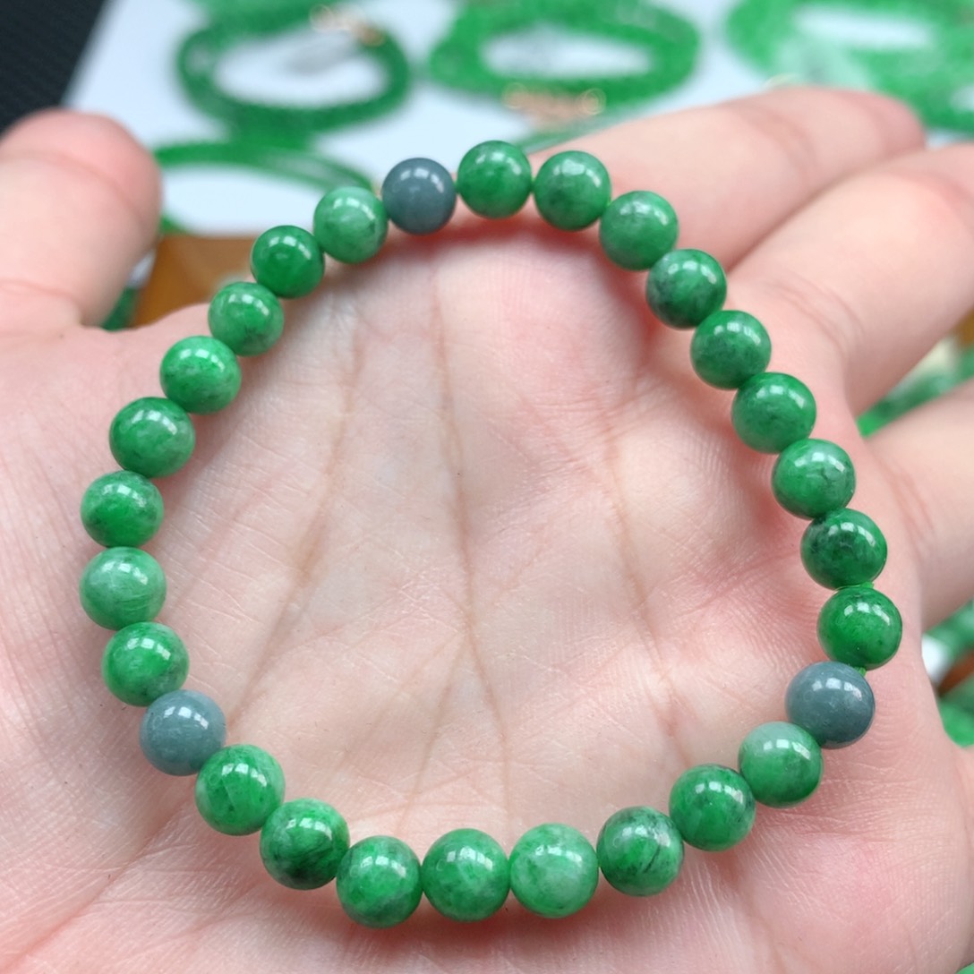 翡翠手链未镶嵌翡翠