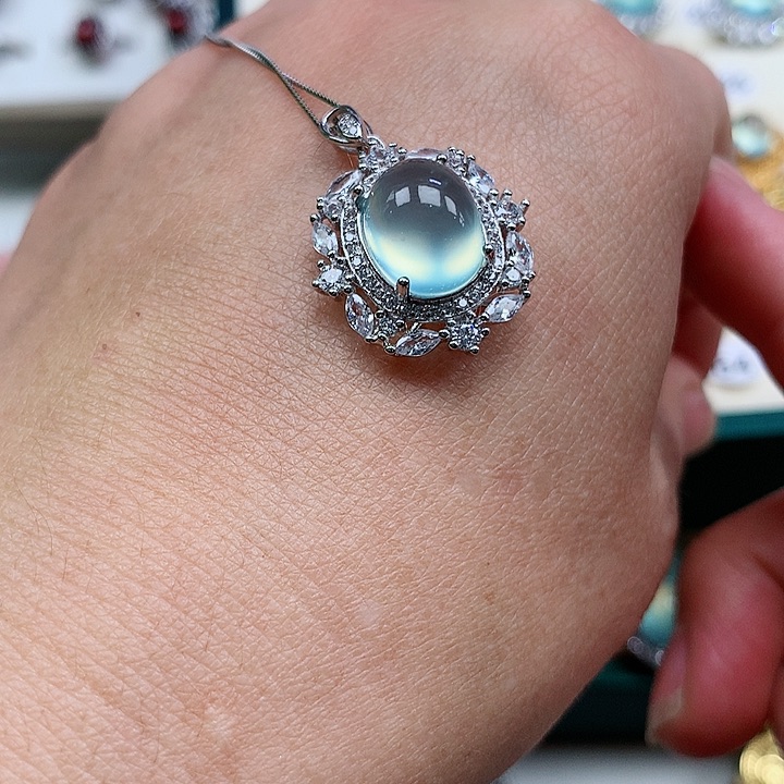 蛇纹石玉吊坠银S925镶嵌谁**浮