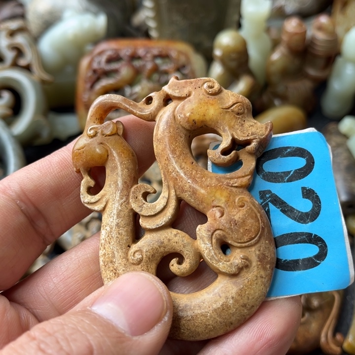 和田玉颈饰未镶嵌