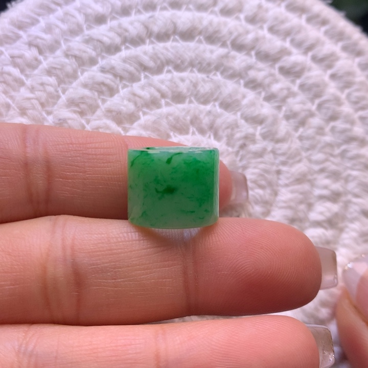 翡翠散珠阳绿桶珠