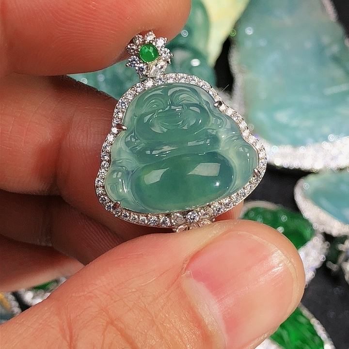 翡翠颈饰未镶嵌3，