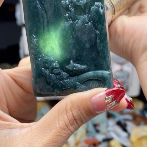 翡翠颈饰未镶嵌翡翠