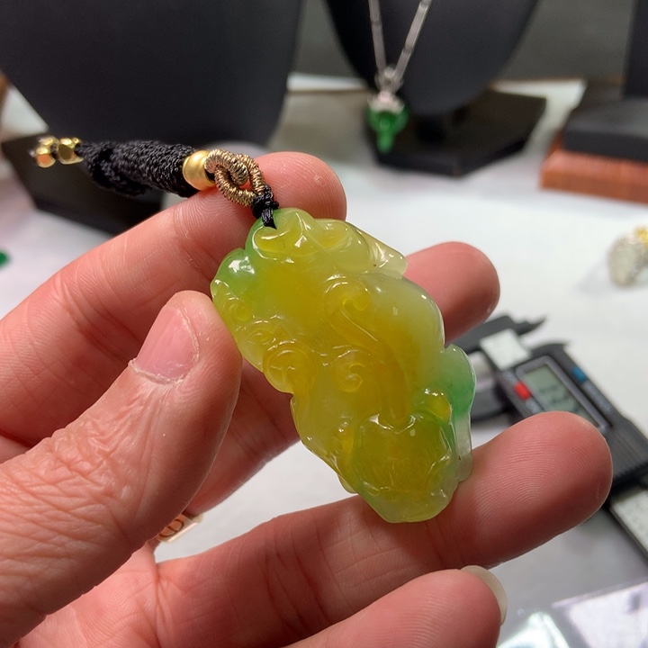 翡翠颈饰未镶嵌旭**升