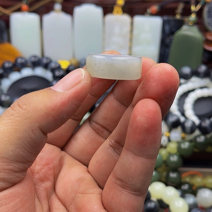 未镶嵌戒圈和田玉小*甲