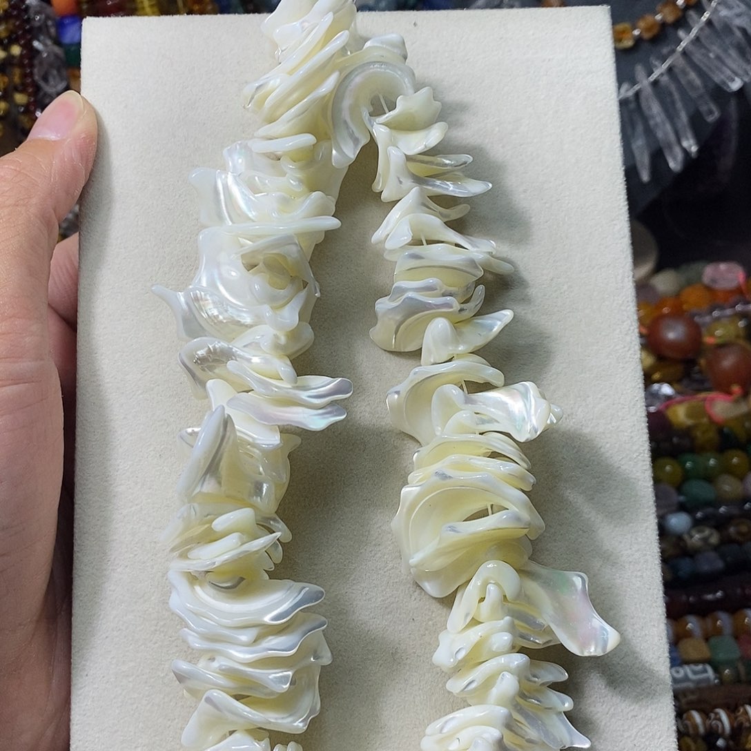 石英质玉未镶嵌，大号鱼骨花瓣，