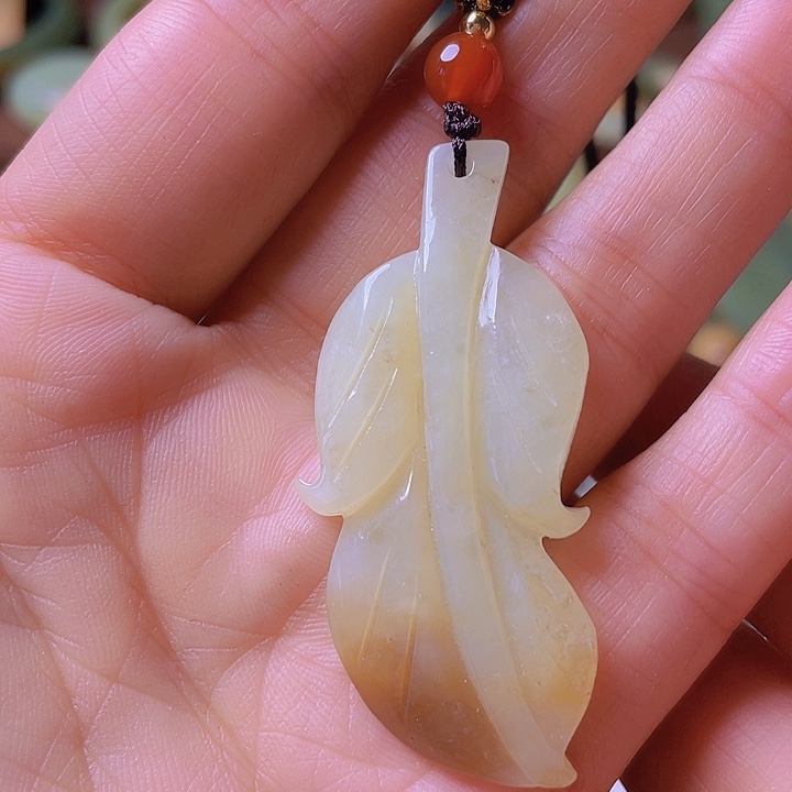 未镶嵌岫岩河磨玉（透闪石质玉）把件