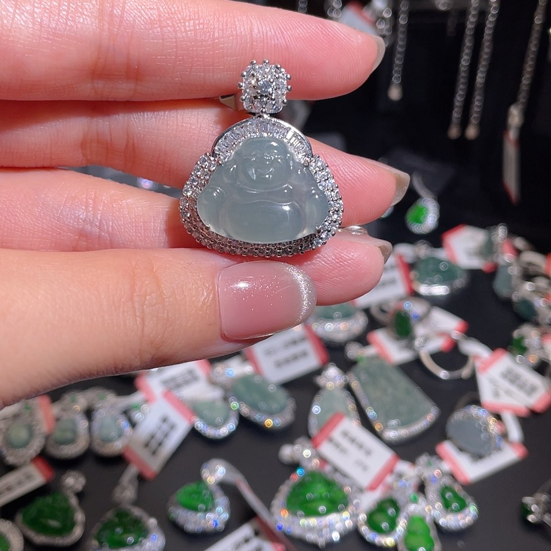 吊坠(不含链)未镶嵌翡翠