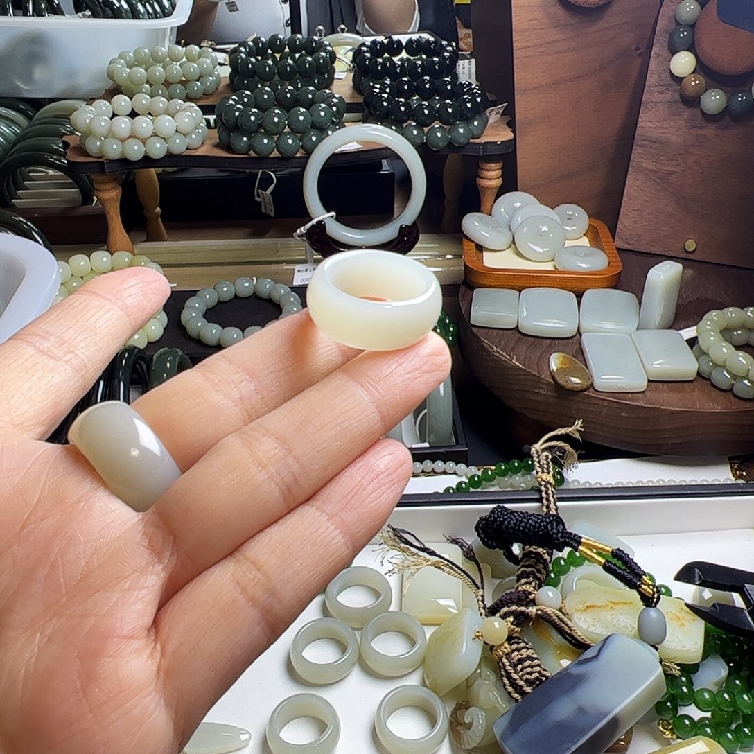 和田玉未镶嵌手链