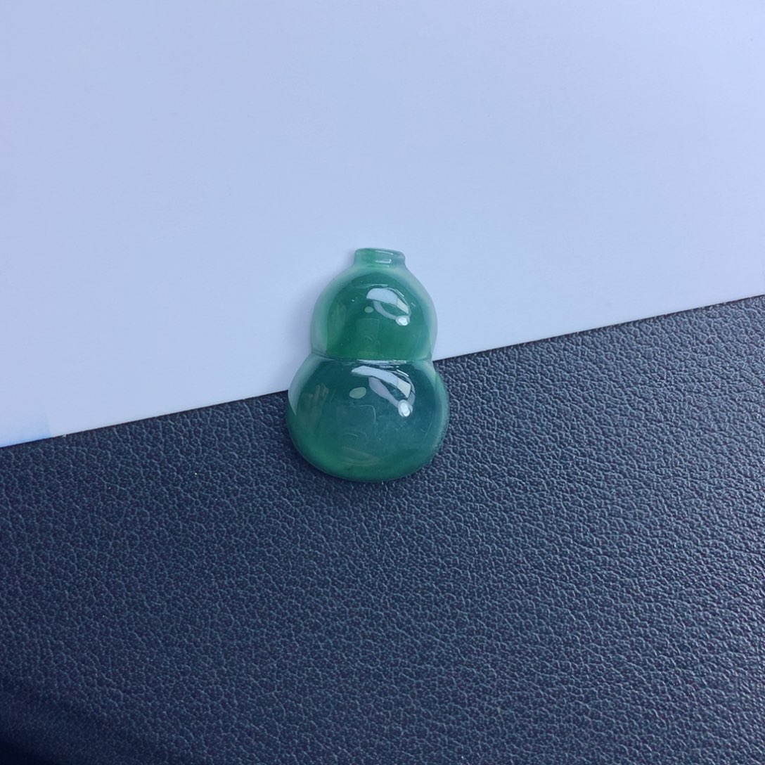 翡翠颈饰未镶嵌葫芦