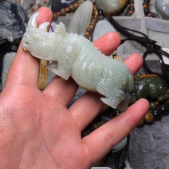 *****和田玉未镶嵌把件总价258