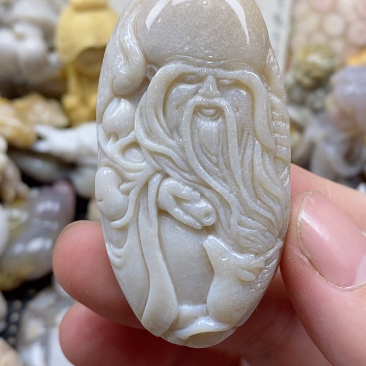颈饰未镶嵌硅化珊瑚（珊瑚玉）