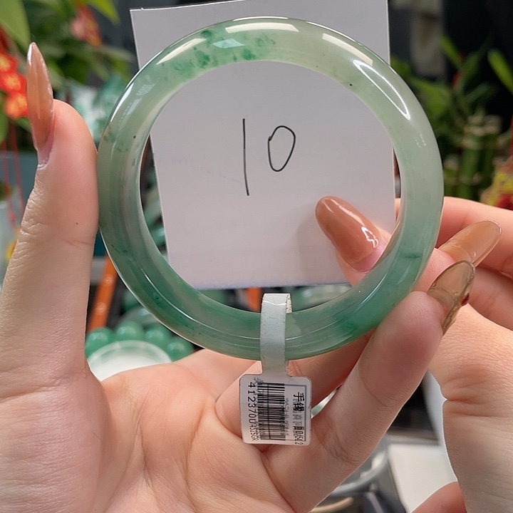 石英质玉手镯未镶嵌天然A货非洲翠手镯