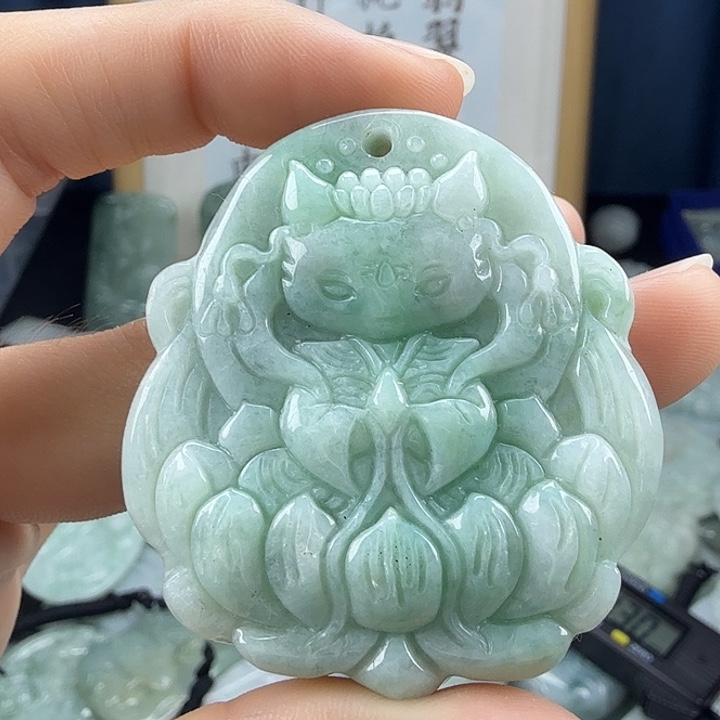 翡翠未镶嵌颈饰翡翠