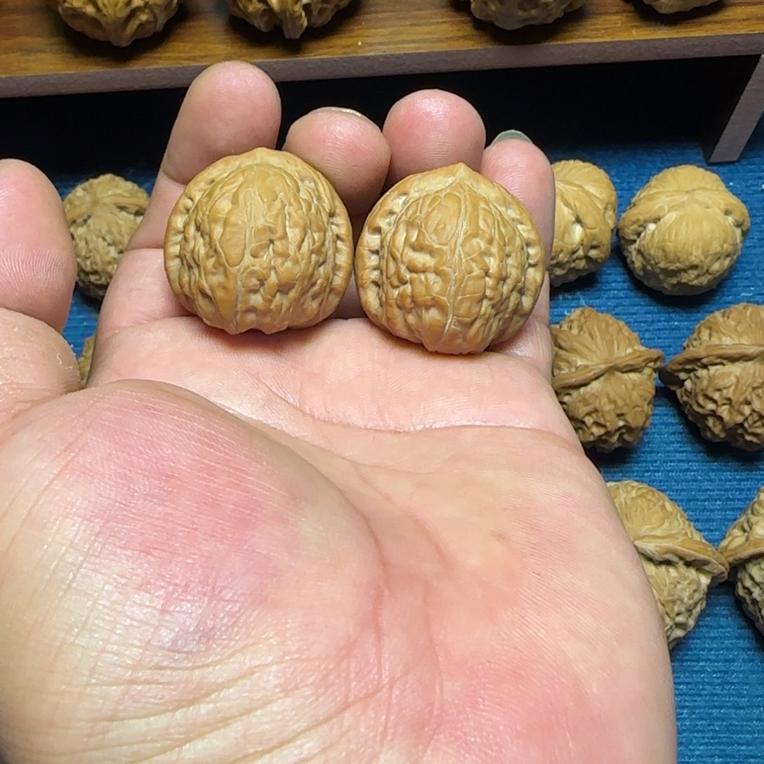 A***R吊坠文玩核桃全品34舍利子