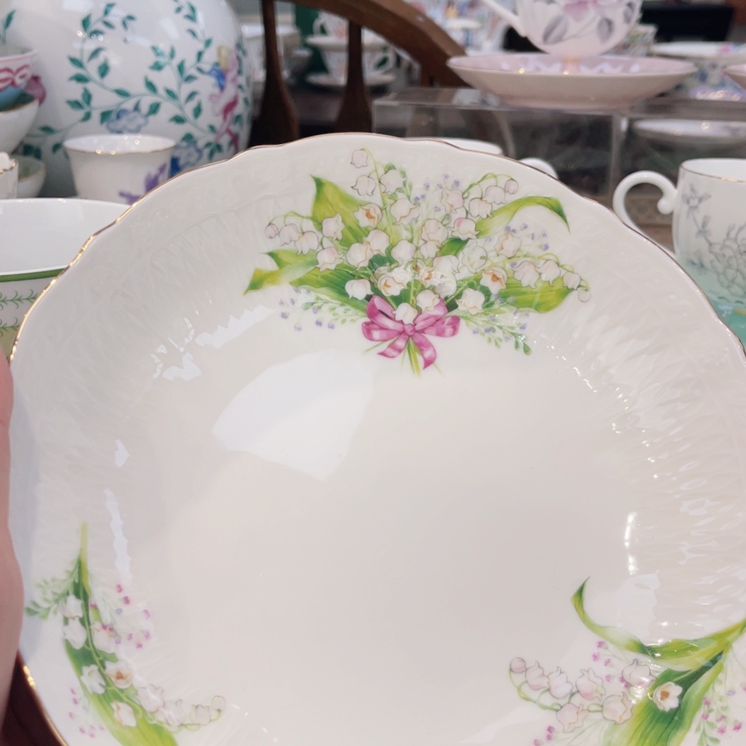 两个汤菜盘————————