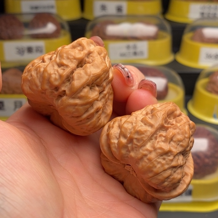 三角48肚子蛙蛙文玩把件