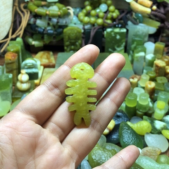 未镶嵌岫玉吊坠岫