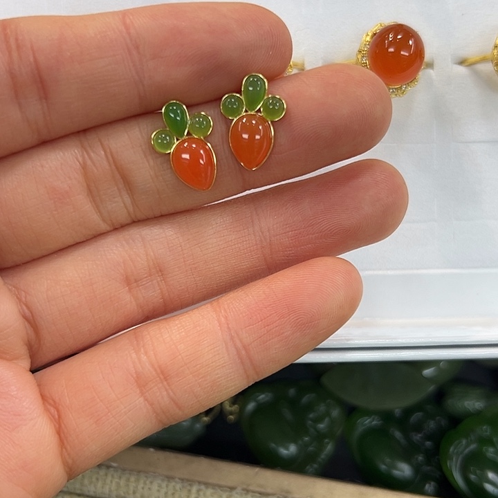 王***c南红玛瑙银S925镶嵌耳饰