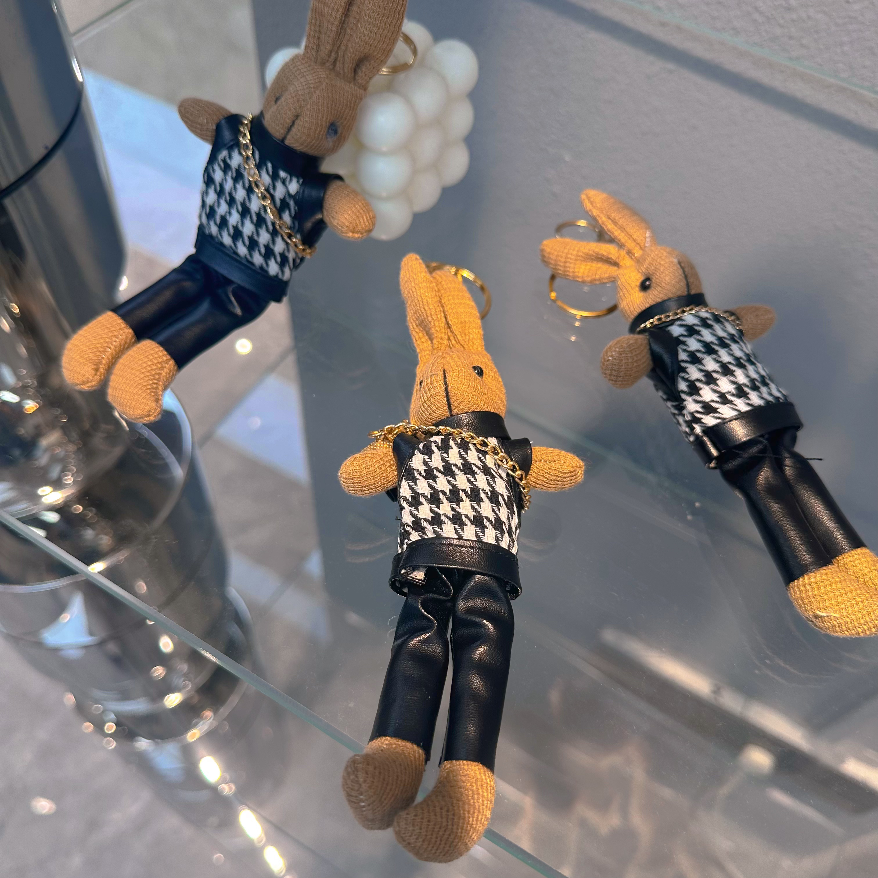 时尚千鸟格酷帅皮裤风网红布艺兔子包挂件 