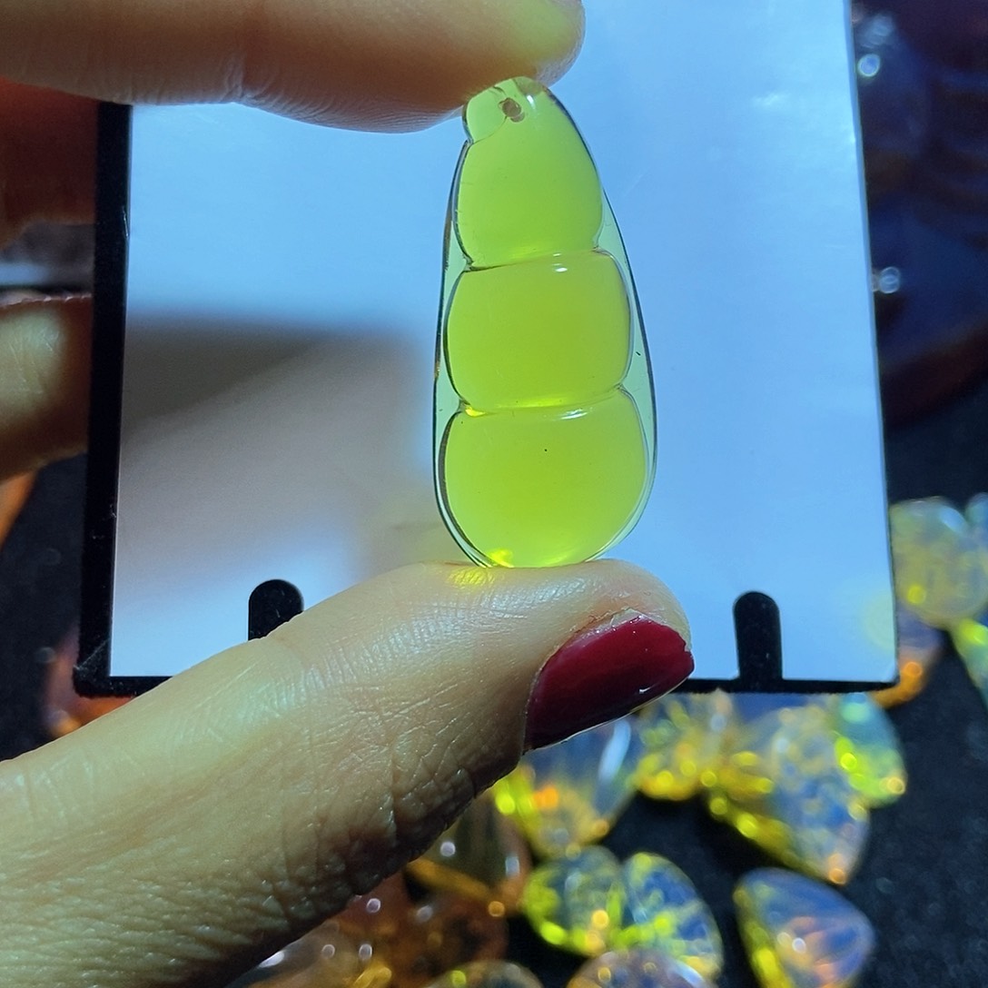 未镶嵌颈饰琥珀缅甸天然琥珀吊坠