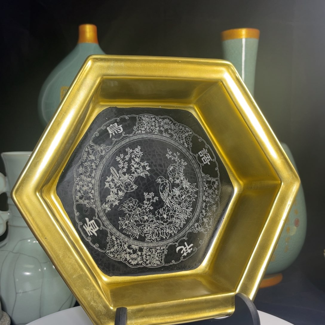 双耳瓶花鸟纹六方洗