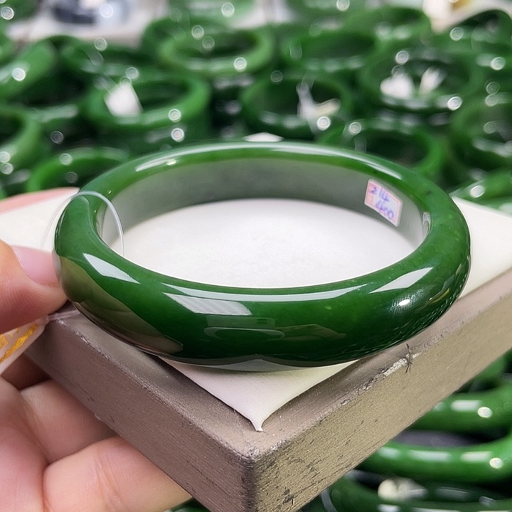 未镶嵌手镯和田玉（碧玉）