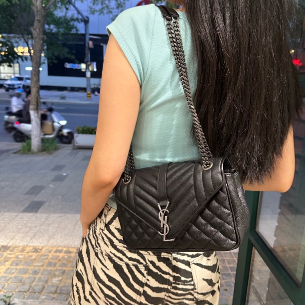 95新 YSL/圣罗兰 圣罗兰邮差包黑色斜挎包