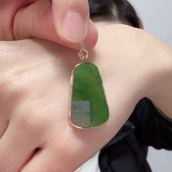 颈饰18K金镶嵌和田玉仓库