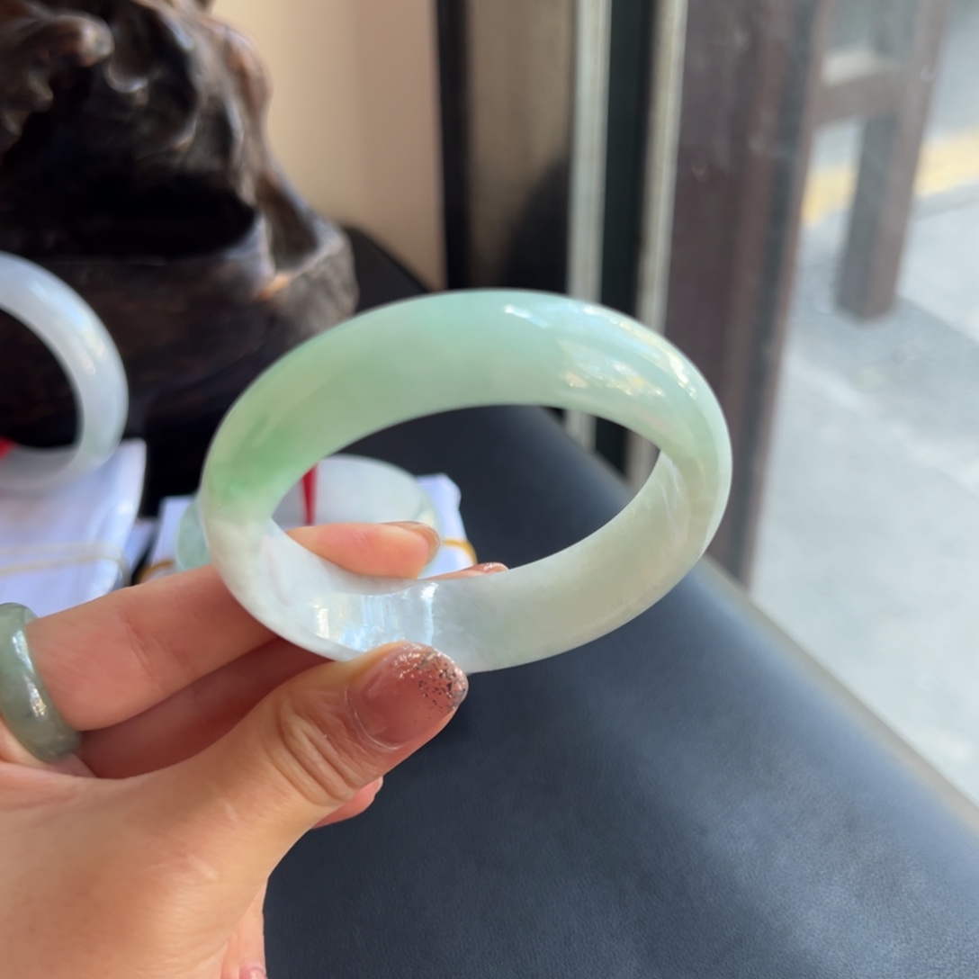 翡翠未镶嵌手镯56mmm