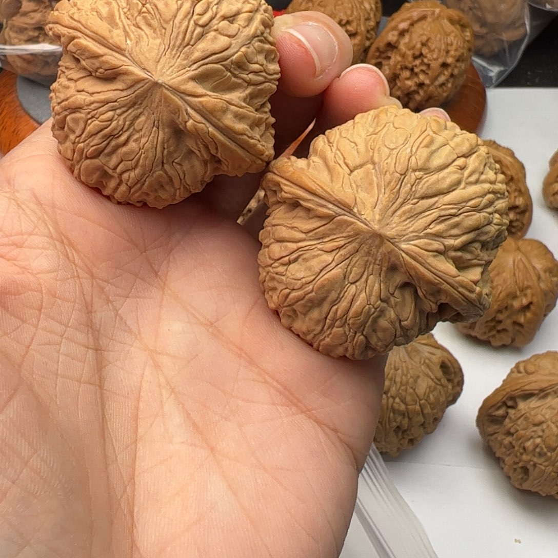 文玩核桃吊坠泥鳅背42