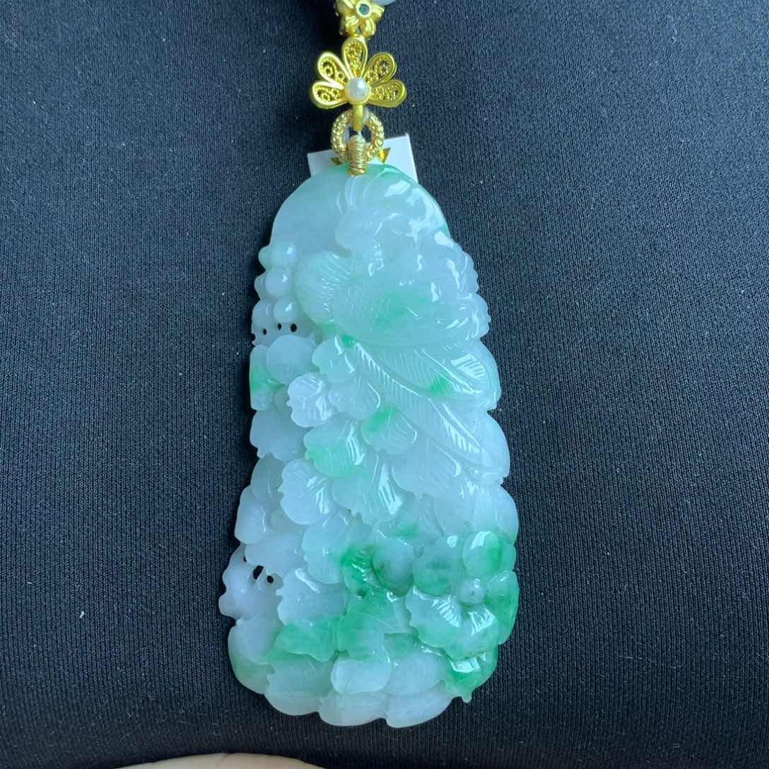 翡翠颈饰未镶嵌翡翠