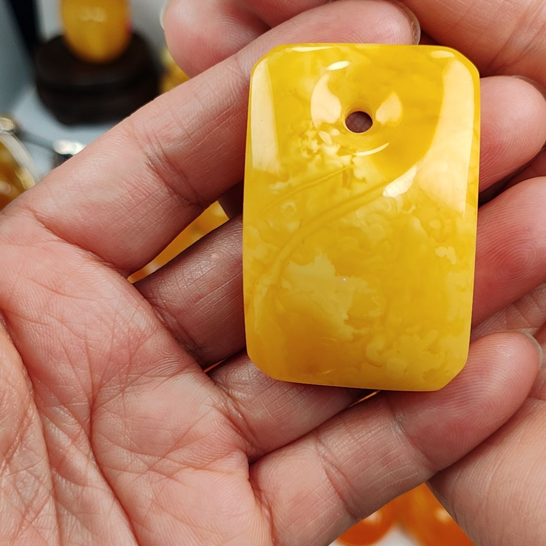 蜜蜡吊坠(赠链)未镶嵌