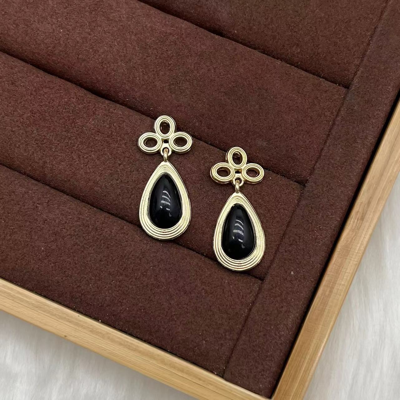 合金树脂耳饰 远远（YY383）  精致复古宫廷风黑色轻奢镶嵌