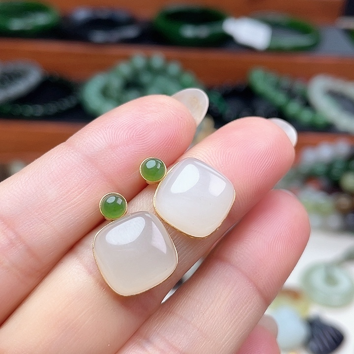 和田玉耳饰18K金镶嵌