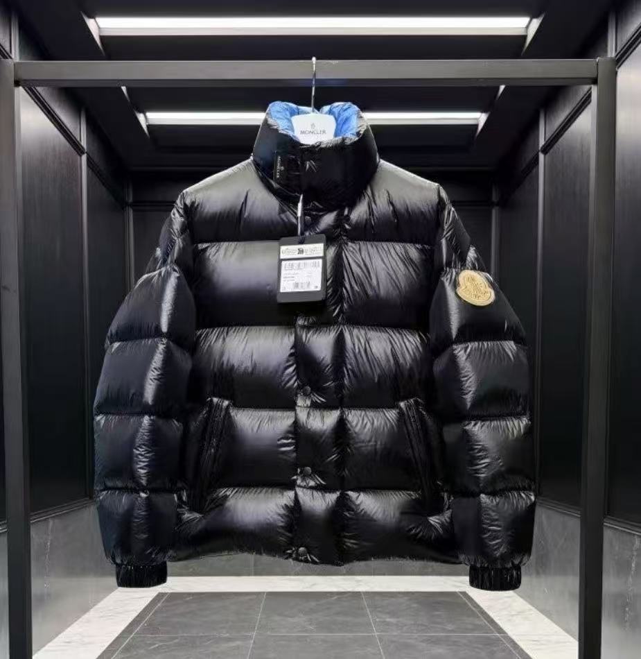 未使用 MONCLER 盟可睐/GG/dervox男士黑色羽绒服 
